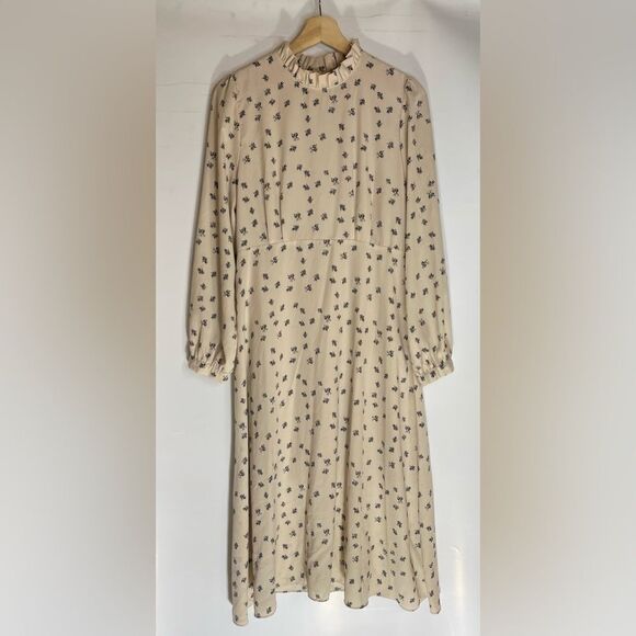 Olive Dresses & Skirts - Olive Cream Ruffle Long Sleeve Dress‎ Medium